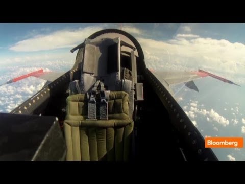 США протестировали беспилотный истребитель на базе F-16