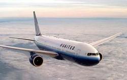Сотрудник United Airlines случайно обнародовал коды доступа в кабину пилотов