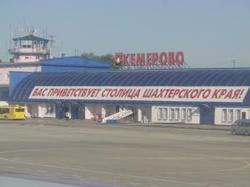 В Международном аэропорту "Алексей Леонов" сотрудники транспортной полиции сняли с борта самолета пассажира в состоянии опьянения