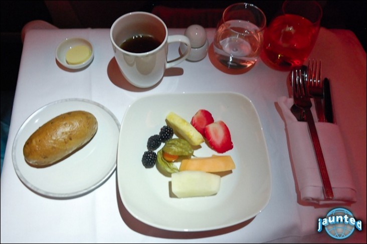 Еда и напитки на борту Airbus A380 Singapire Airlines - 5