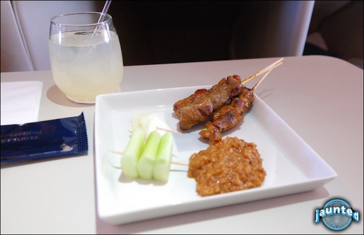 Еда и напитки на борту Airbus A380 Singapire Airlines - 6